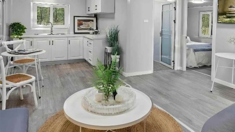 salón de la casa prefabricada a la venta en Amazon