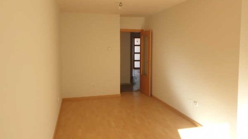 salón del chalet adosado en venta de CaixaBank