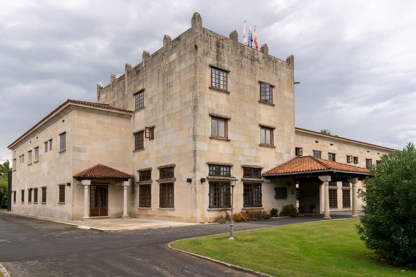 Fachada del Parador de Verín