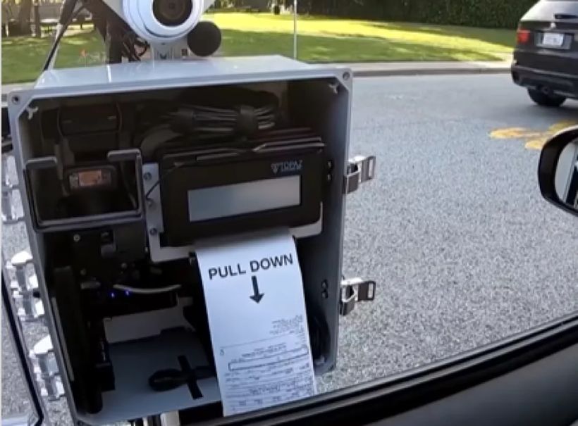 Multa entregada por el robot agente