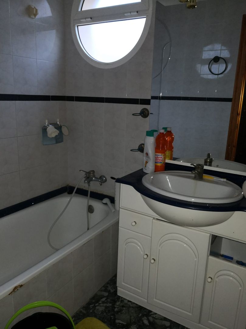 Baño de la vivienda en venta de Unicaja