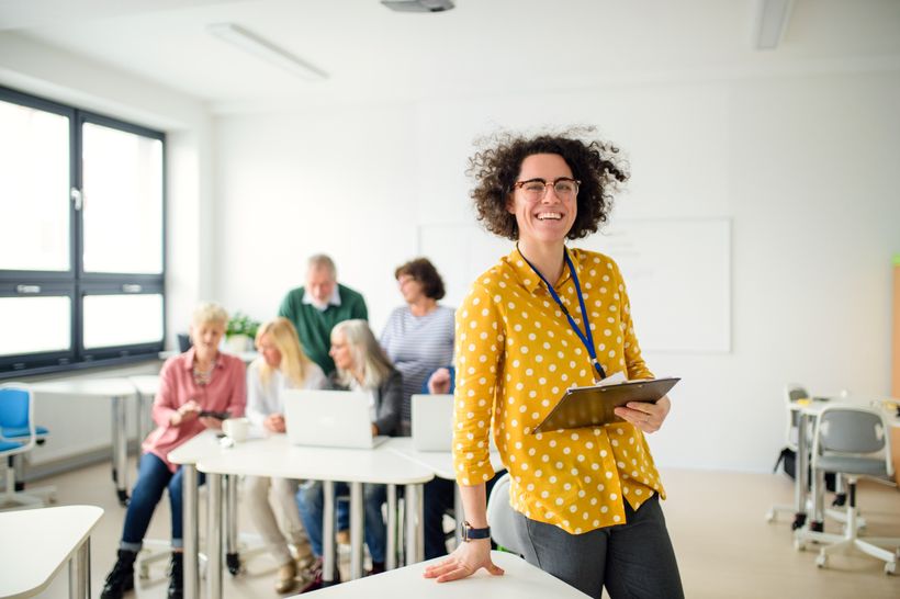 Una docente en la clase