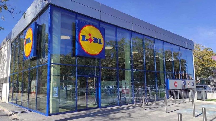Puerta de entrada tienda Lidl