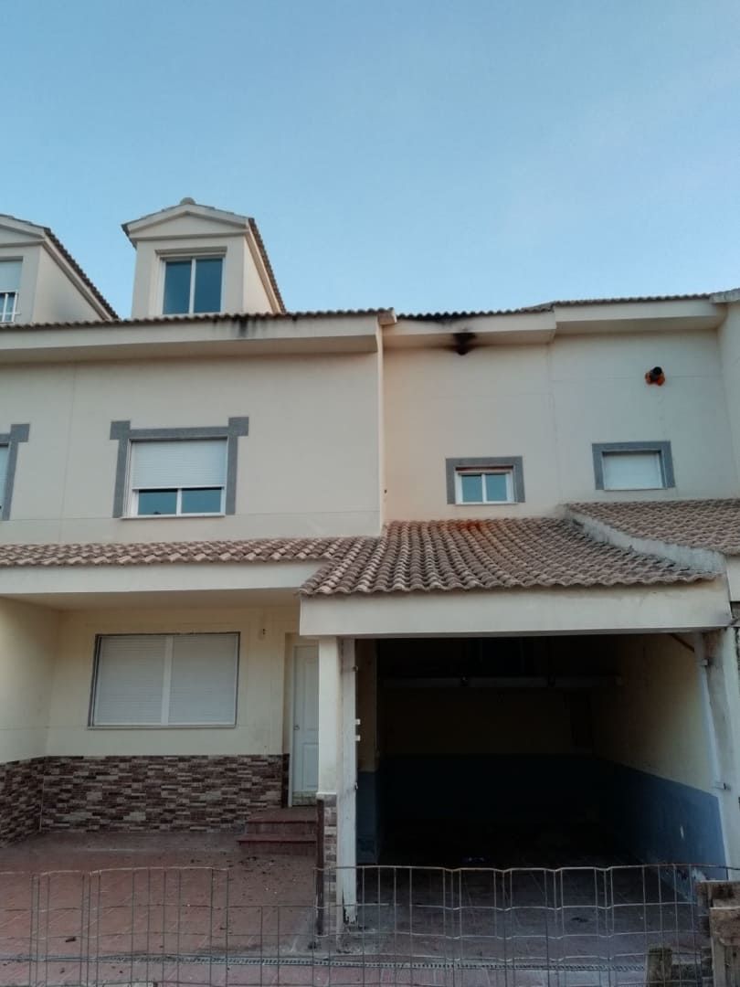 Fachada del chalet en venta de Solvia