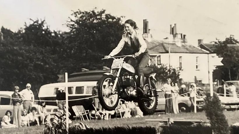 Tizi hodson motociclista