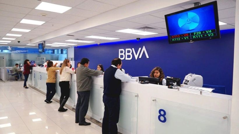 Trabajadores oficina de BBVA