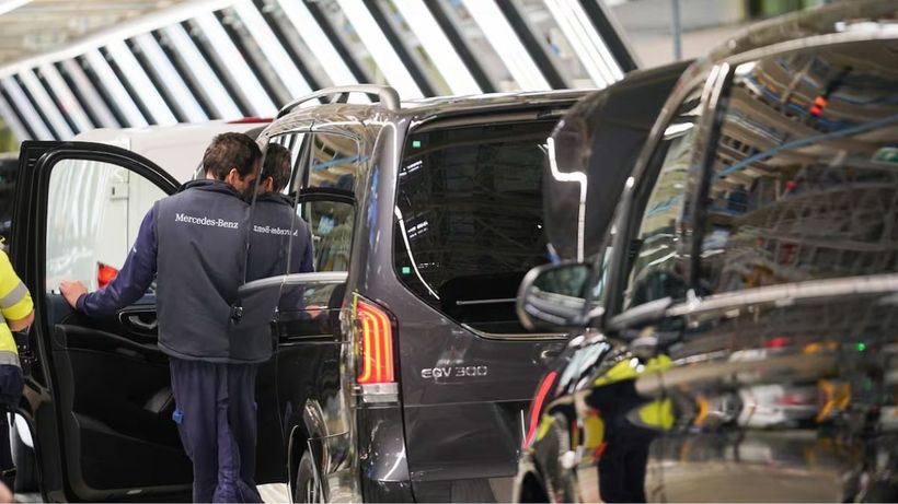 Trabajador Mercedes Benz