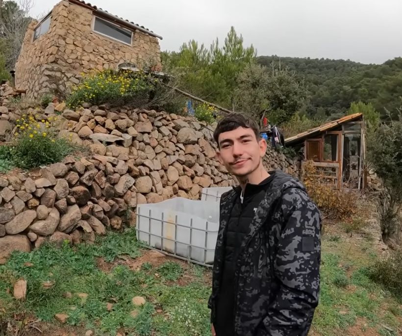 El exterior de la casa de Javi- 'Arnau Serrado'.