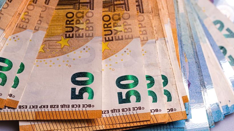 Varios billetes de euro