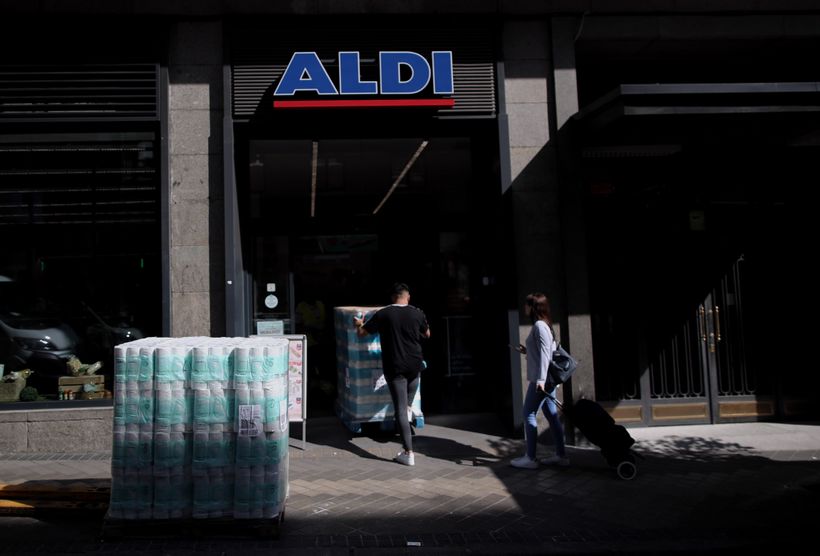 puerta de un supermercado Aldi