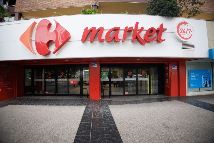 Fachada del supermercado del Alcampo