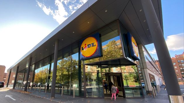 Puente de agosto: ¿qué supermercados están abiertos mañana y el lunes?