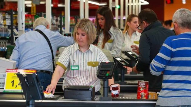 Trabajos de fin de semana por 900 euros al mes: Mercadona, Lidl o Decathlon buscan empleados