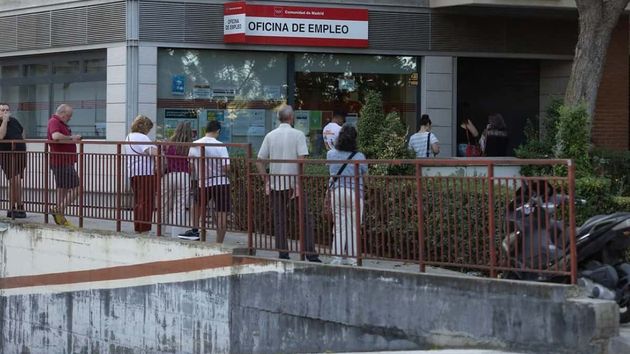 El SEPE está suspendiendo el pago del subsidio a los mayores de 52 años que no presentan la declaración anual de rentas