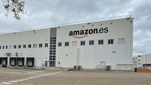 Amazon suspenden a medio centenar de trabajadores que no quisieron ir al trabajo tras un incendio