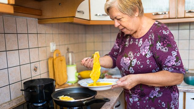 Las ayudas para mayores de 60 años que no hayan cotizado en 2026