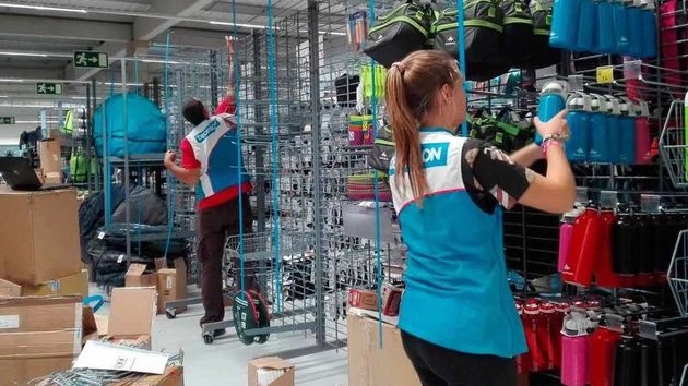 Decathlon busca 700 vendedores para toda España: sin experiencia y salario de 1.327 euros