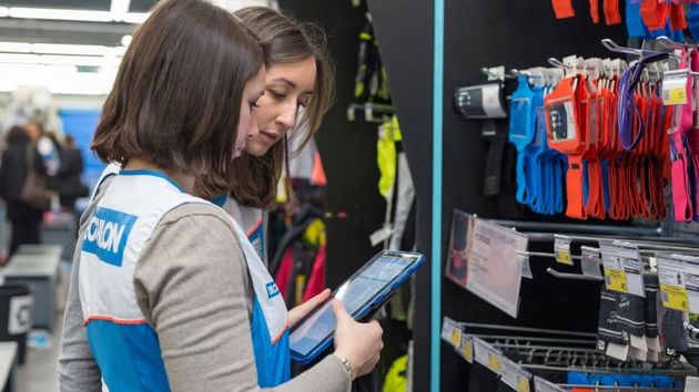 Decathlon busca 925 profesionales con sueldo de 1.367 euros sin experiencia previa