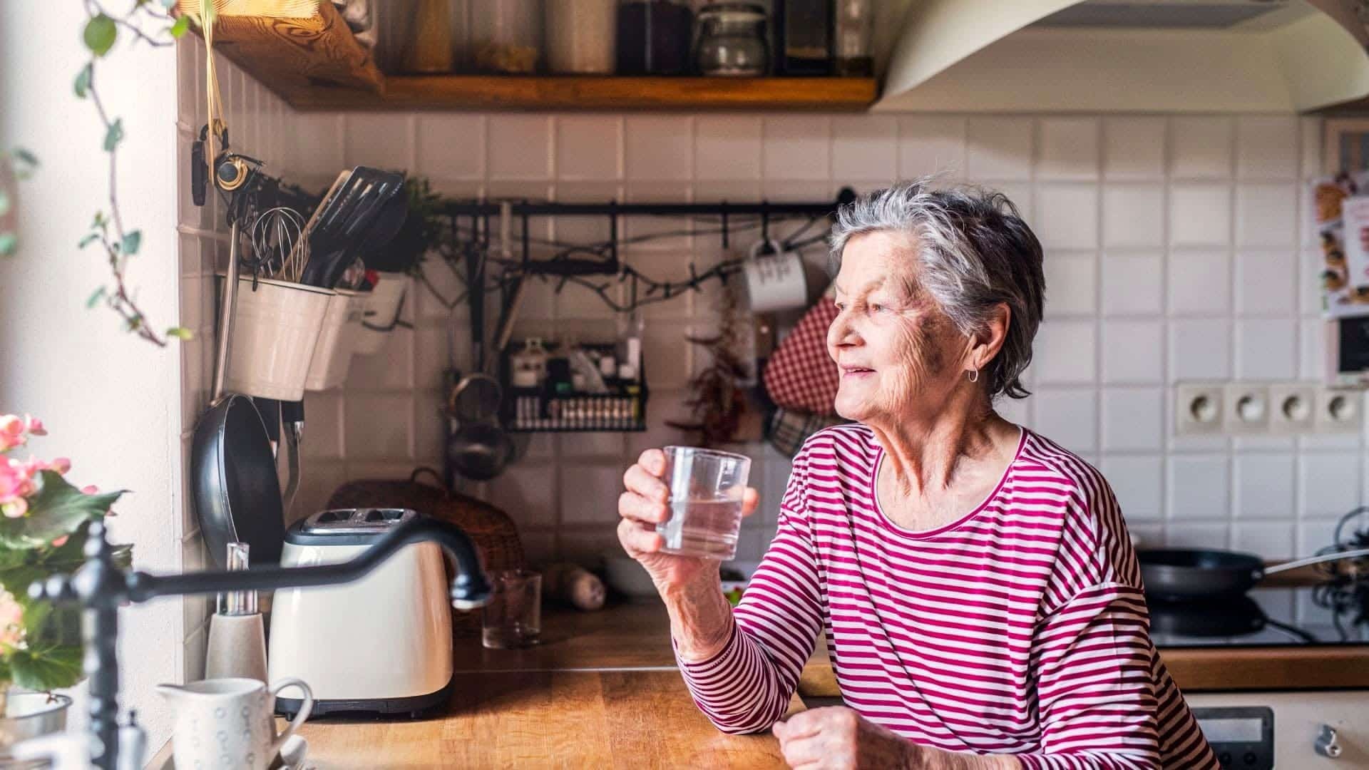 La pensión de 7.250 euros que pueden cobrar las amas de casa mayores de 65 años: requisitos y cómo solicitarla