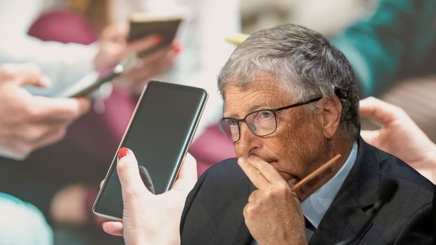 Bill Gates es tajante con el uso de los móviles: no se deben utilizar en este momento del día