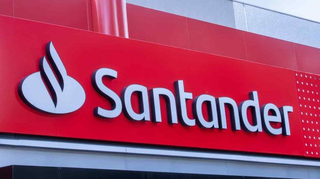 Un hombre gana 6,5 millones de euros en la lotería y lo pierde todo al invertirlo en productos tóxicos de Banco Santander: llego a vivir de okupa