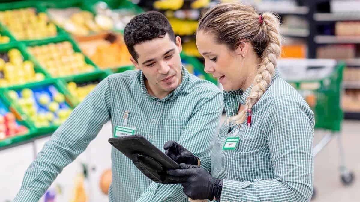 Mercadona busca personal de 10 de la noche a 6 de la madrugada por un sueldo de hasta 2.280 euros más plus de nocturnidad