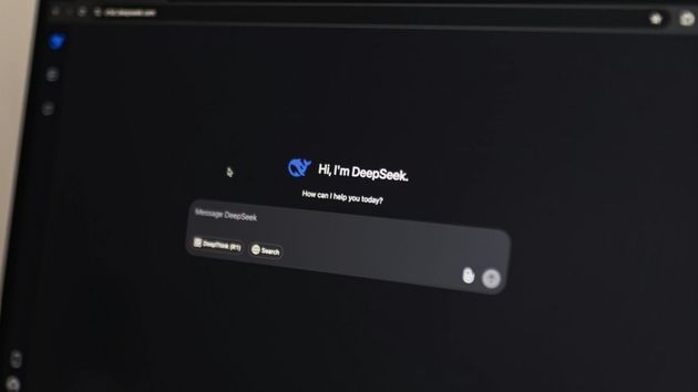 Hacen a la nueva Inteligencia Artificial china DeepSeek un Jailbreak 'a lo iPhone'