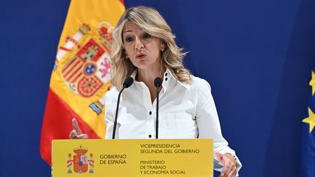 Los trabajadores que ganen menos de 888 euros podrán cobrar los subsidios por desempleo