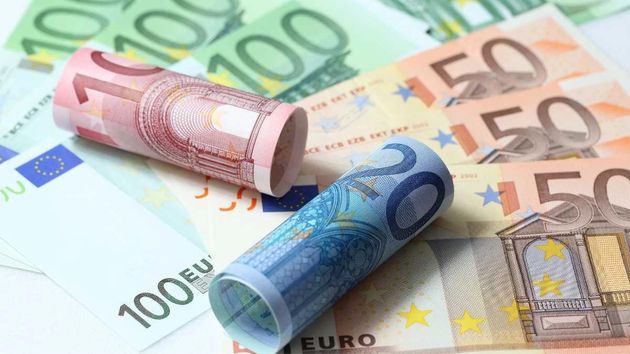 Las donaciones de menos de 10.000 euros no tendrán que pasar por el notario para recibir bonificaciones en el impuesto en esta comunidad