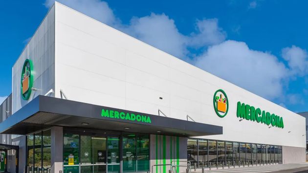 Una empleada de Mercadona con 16 años de antigüedad es despedida sin indemnización por no mantener limpio su puesto de trabajo: es improcedente