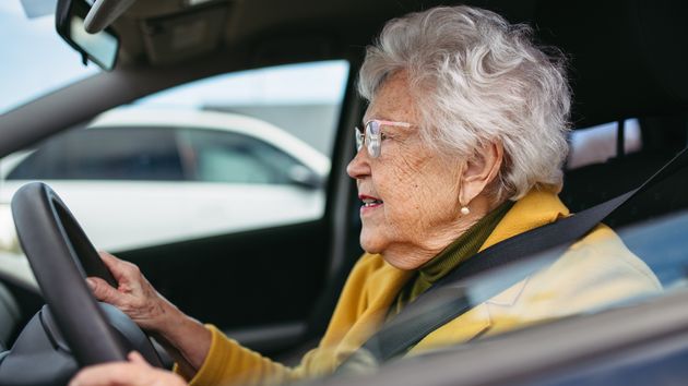 Ni 70 ni 80 años: ¿cuál es la edad máxima para conducir según la DGT?