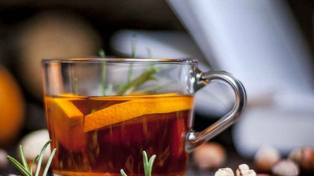 Esta es la infusión que ayuda a desinflamar el vientre y a reducir las varices 