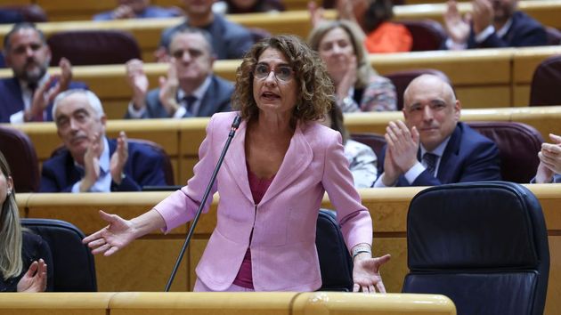 María Jesús Montero asegura que “es falso” que se vayan a pagar impuestos con la subida del SMI: el objetivo de que tribute no es recaudar más