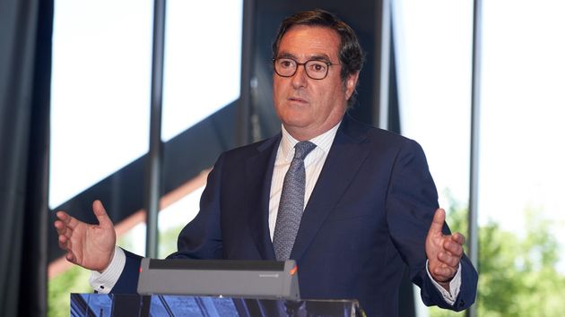 CEOE y Cepyme piden a Sánchez escuchar el "clamor empresarial" y "dejar de lado los intereses personales"