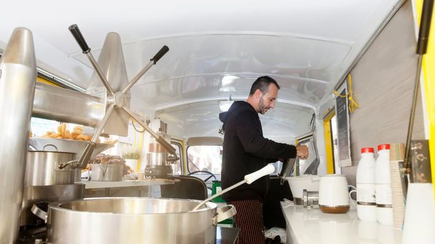 Un churrero es detenido por robar 86.000 euros de una máquina de cobro a la que estuvo engañando durante un año
