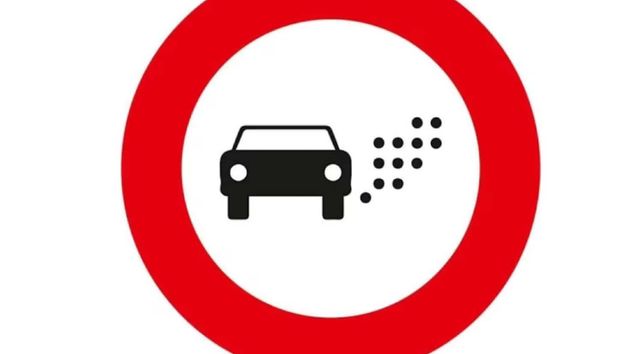 La señal de la DGT que muchos conductores desconocen con multas de hasta 200 euros si se incumple