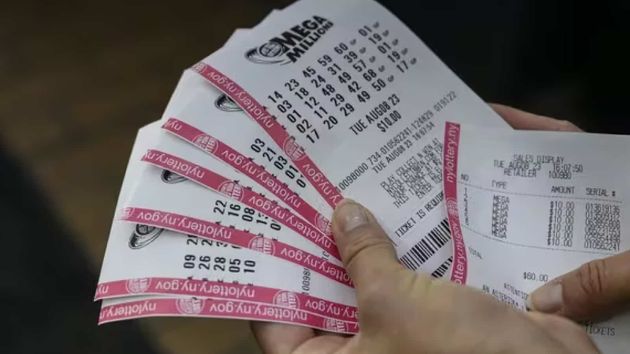 Gana 88 millones de euros en la lotería después de gastarse 23 millones y ahora la policía lo investiga