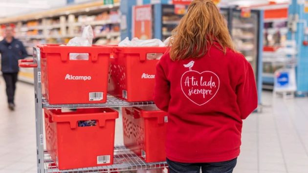 Adiós a uno de los supermercados con más presencia en España: afecta a 2.400 empleados