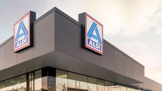 Aldi tumba a Ikea y Leroy Merlin con un estor plegable con imanes por solo 14,99 euros