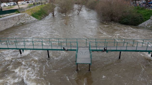 Riesgo de inundaciones por la crecida del Manzanares: Renfe activa un protocolo para facilitar el teletrabajo a sus empleados de Madrid
