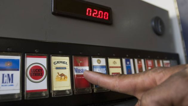 El precio del tabaco cambia en decenas de marcas como Chesterfield