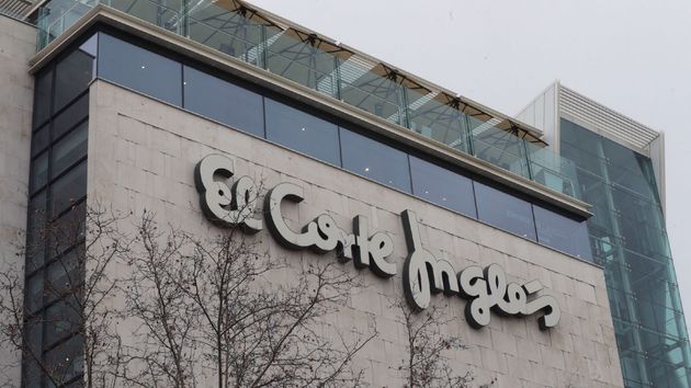 Un empleado de El Corte Inglés que cobraba más de 100.00 euros es despedido sin indemnización por saltarse el código ético: es procedente