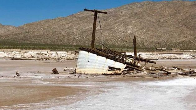Este es el pueblo de Estados Unidos que está desapareciendo en un lago de sal: su población no llega a los 30 habitantes