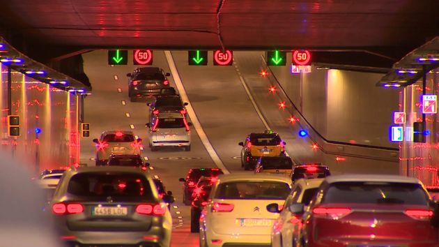 La alerta de la DGT: esto es lo que nunca debes hacer al conducir en un túnel
