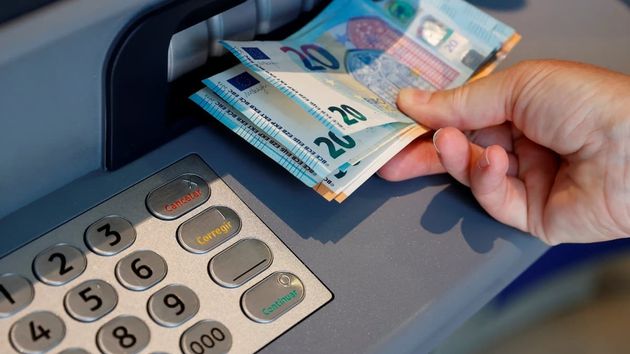 Cuándo se cobra el paro en abril de 2025: fechas de los bancos y del SEPE