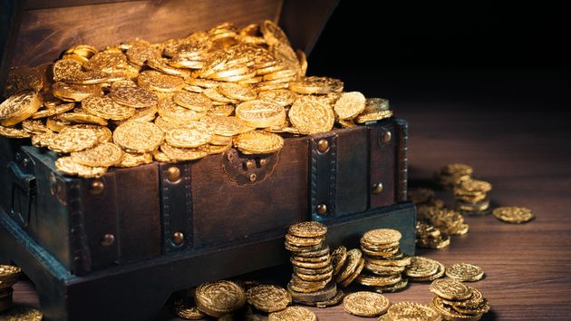 Un hombre entierra un tesoro con 15.000 monedas de oro y ahora lo encuentran sus herederos: vale 149 millones de euros