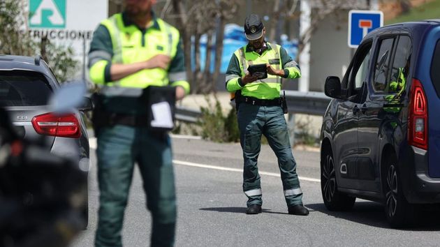 Adiós a llevar estos objetos en el coche: la DGT ya está poniendo multas superiores a 30.000 euros