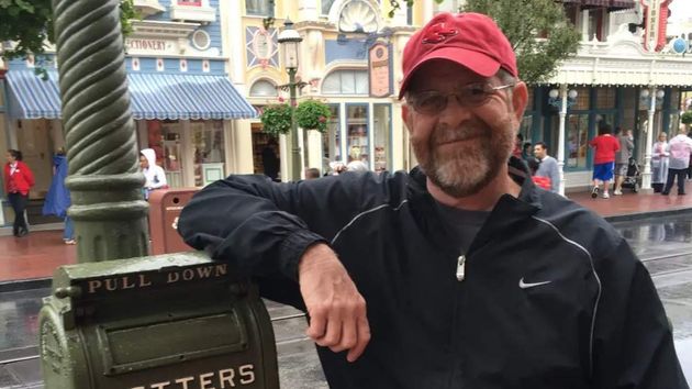 Soy cartero y he trabajado 31 años para jubilarme: ahora he tenido que volver a trabajar como repartidor de flores
