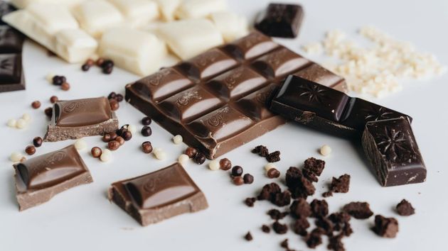Sanidad ordena retirar esta marca de chocolate de los supermercados por la presencia de fragmentos de piedras: pide que no se consuma