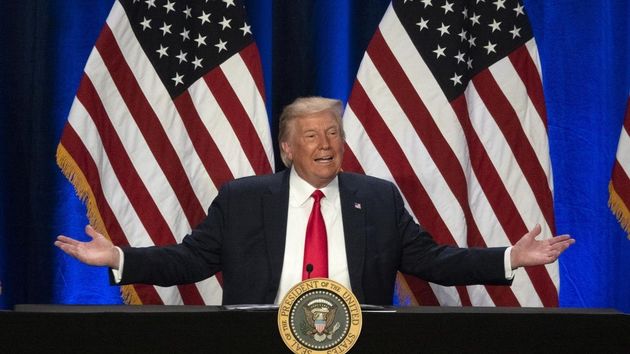 Estados Unidos paraliza los aranceles durante 90 días a los países que no tomaron represalias pero ‘castiga’ a China con un 125%